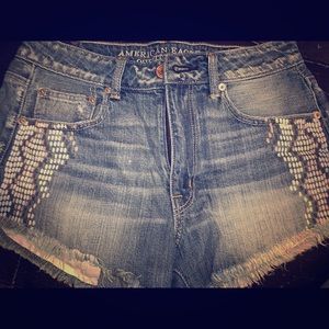 Hi-waisted American Eagle festival shorts